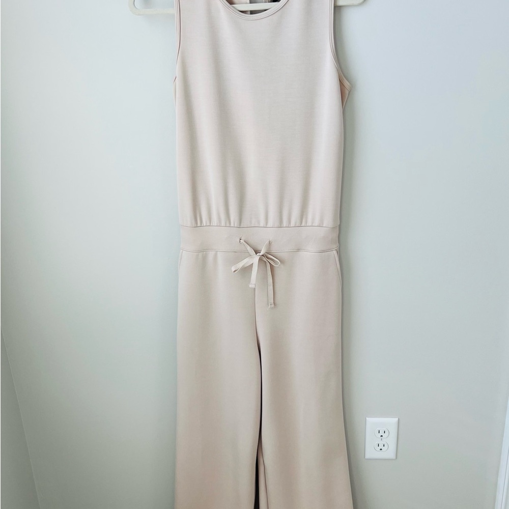 Elegant Cream Sleeveless Jumpsuit